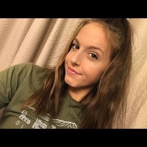 Meet your Posher, Amelia